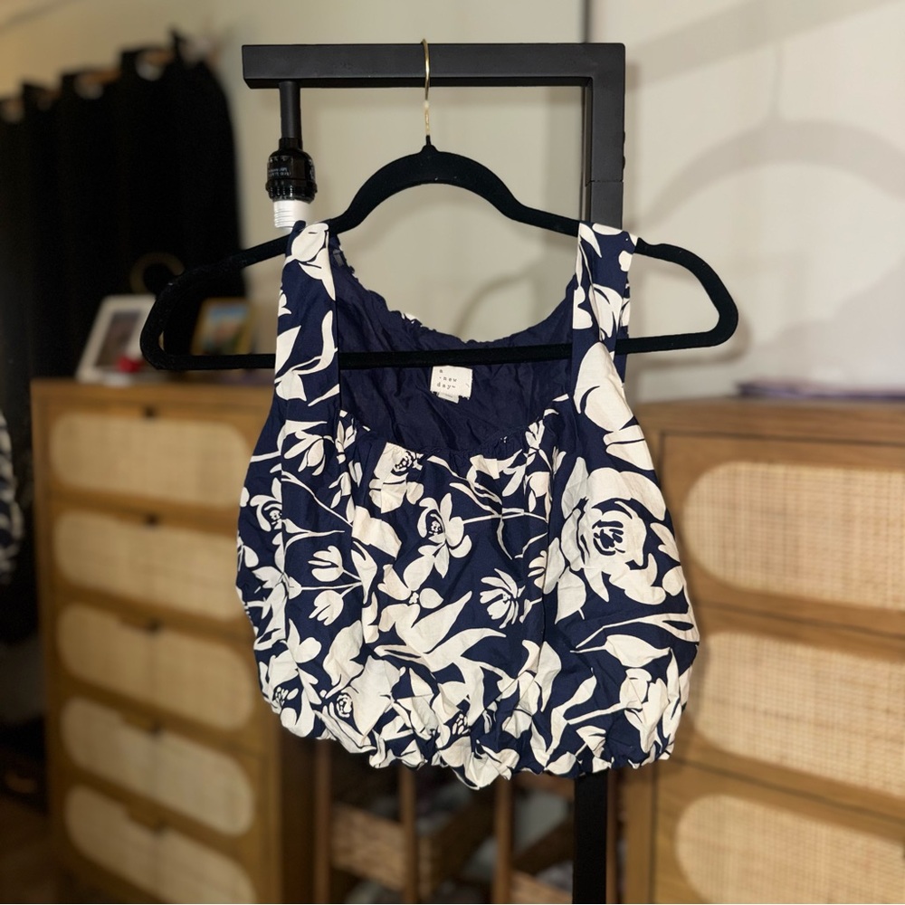 A New Day Navy and White Floral Crop Top